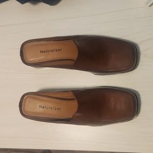 NATURALIZER Mules sz 6.5